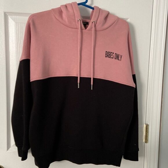 Forever 21 Tops - Babes Only hoodie​